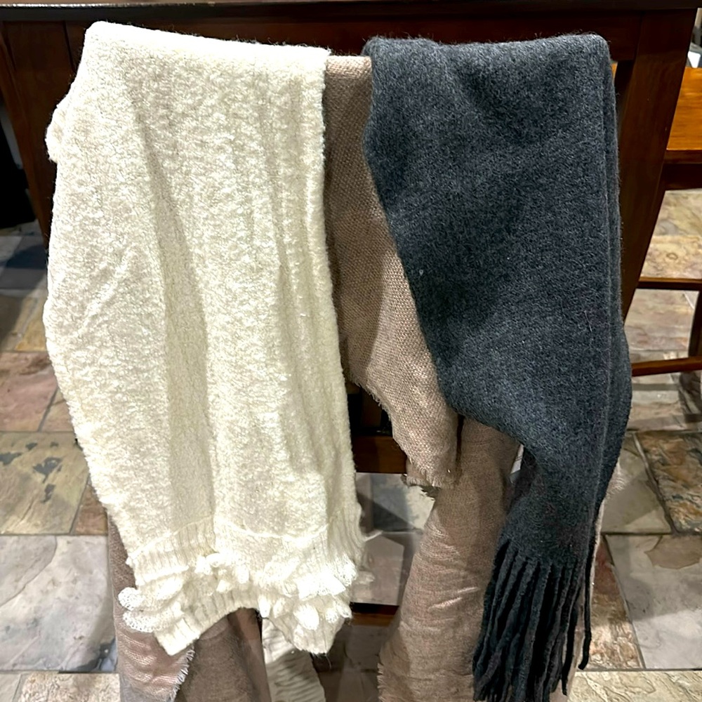 3 cozy scarfs